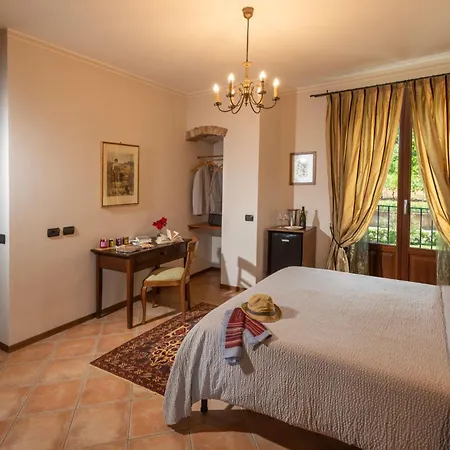 בית חווה Cascina Monchiero *