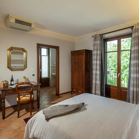 בית חווה Cascina Monchiero *