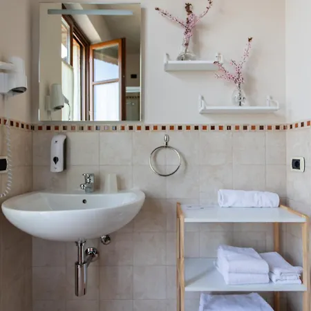 בית חווה Cascina Monchiero ברה