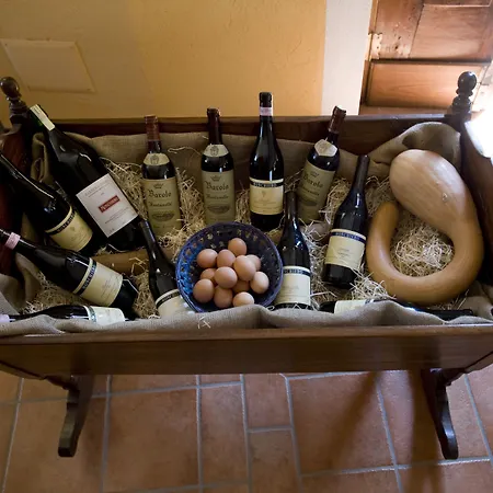 בית חווה Cascina Monchiero *